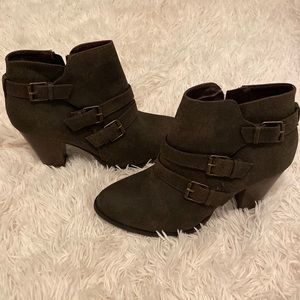 Forever brown boots size 9